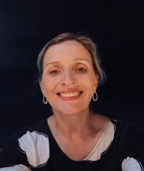 Adriana  de Moura Einloft - Estrutural Avançado e Movimento